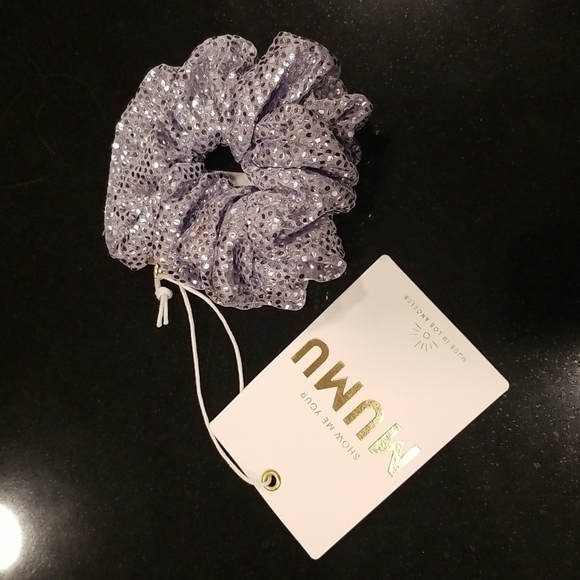 💕SHOW ME YOUR MUMU💕 Super Scrunchie ~ Silver Confetti NWT - Picture 4 of 7